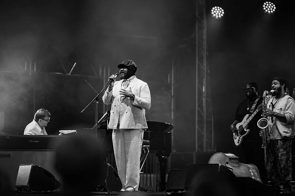 Gregory Porter beim Open-Air-Konzert Jazz am Fluss Erlangen, Foto: Christian Pöllmann