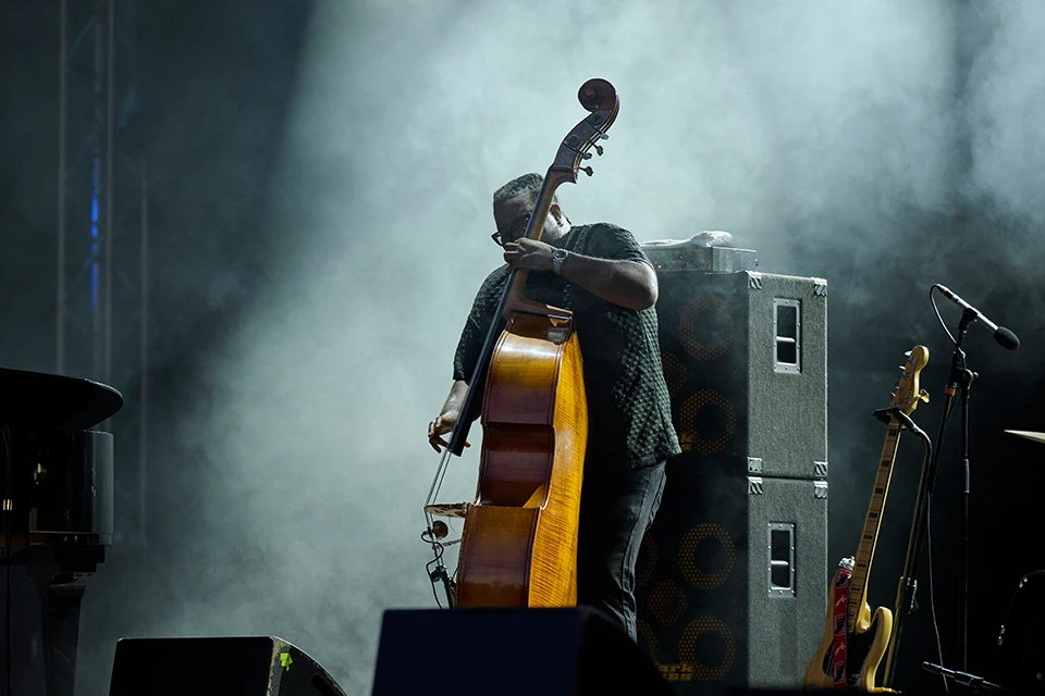 Gregory Porter auf der Bühne – Jazz am Fluss Erlangen, Foto: Gerhard Lehner
