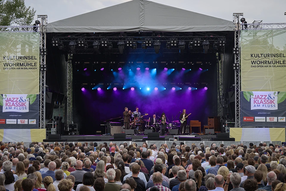 Ina Forsman auf der Bühne – Kulturinsel Wöhrmühle Erlangen, Foto: Christian Pöllmann