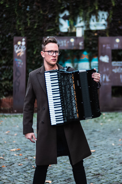 Martynas Levickis – Akkordeon-Virtuose beim Konzert Jazz & Klassik am Fluss Erlangen, Foto: Sebastian Madej